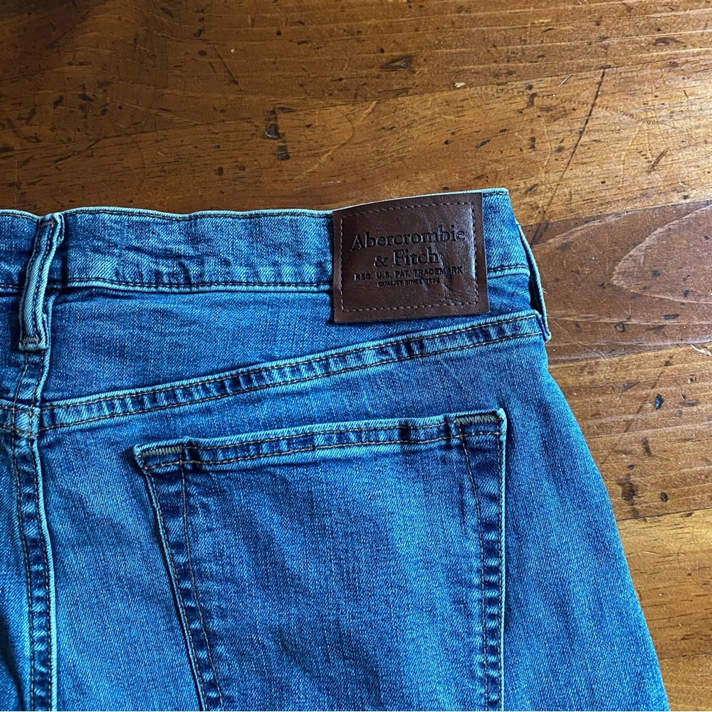 Abercrombie & Fitch Men’s Signature Stretch Athletic Straight Denim Jean 34 x 30